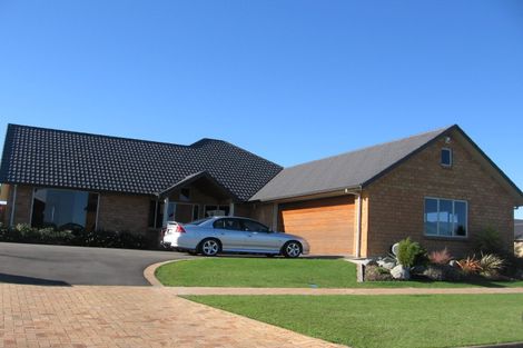 Photo of property in 46 Clearview Drive, Milson, Palmerston North, 4414