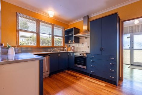 Photo of property in 4 Luton Street, Hokowhitu, Palmerston North, 4410
