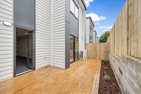 Photo of property in 5/163 Edmonton Road, Te Atatu South, Auckland, 0610