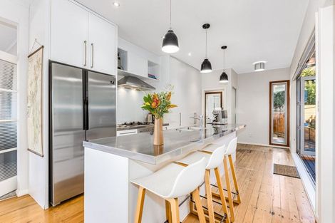 Photo of property in 4 Broomhill Road, Aro Valley, Wellington, 6012