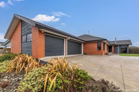 Photo of property in 15 Trump Place, Kelvin Grove, Palmerston North, 4414