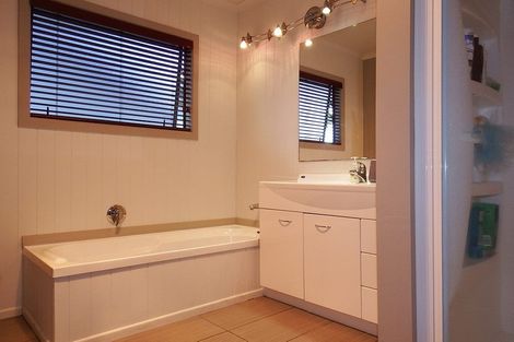 Photo of property in 13 Craig Street, Stratford, 4332