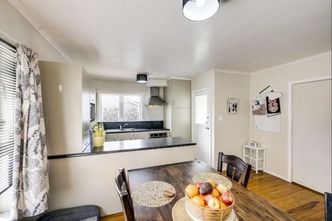 Photo of property in 17 Downing Avenue, Pirimai, Napier, 4112