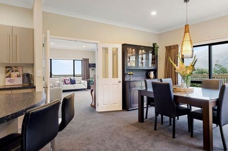 Photo of property in 17 Gifford Grove, Churton Park, Wellington, 6037
