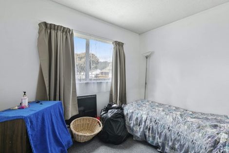 Photo of property in 2/3 Hewer Crescent, Naenae, Lower Hutt, 5011