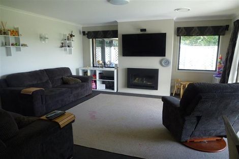 Photo of property in 4 Guthrie Court, Bulls, 4818