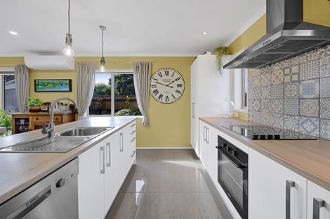 Photo of property in 17 Hira Street, Ohawe, Hawera, 4671