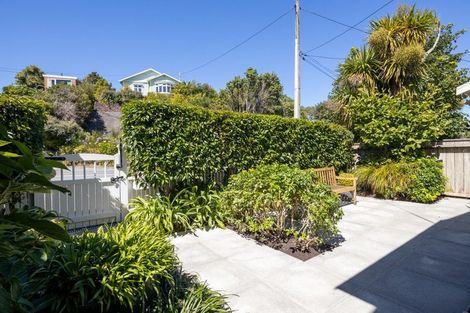 Photo of property in 17 Pembroke Road, Northland, Wellington, 6012