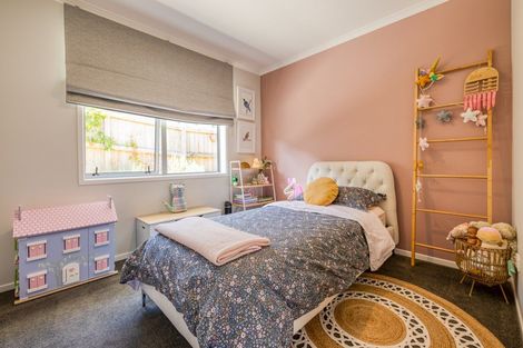 Photo of property in 5 Grenache Way, Kumeu, 0810