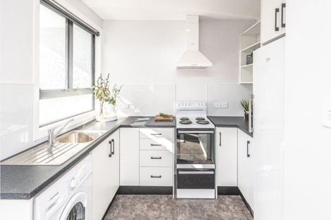 Photo of property in 1 Kupe Place, Castlecliff, Whanganui, 4501