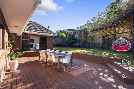 Photo of property in 17 Noumea Place, Mairangi Bay, Auckland, 0630