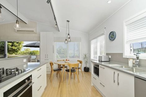 Photo of property in 84 Tiraumea Drive, Pakuranga, Auckland, 2010