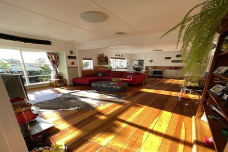 Photo of property in 9 Copley Street, New Lynn, Auckland, 0600