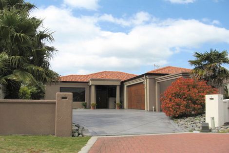 Photo of property in 5 Piha Close, Papamoa Beach, Papamoa, 3118
