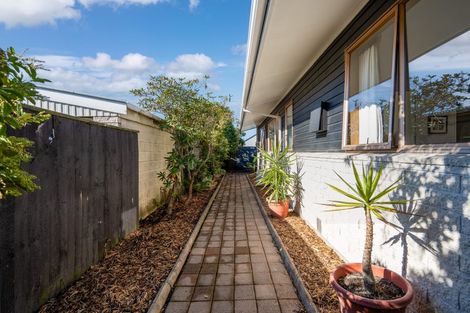 Photo of property in 16 Chilton Drive, Mairehau, Christchurch, 8052