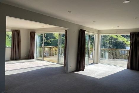 Photo of property in 9 Gifford Grove, Churton Park, Wellington, 6037