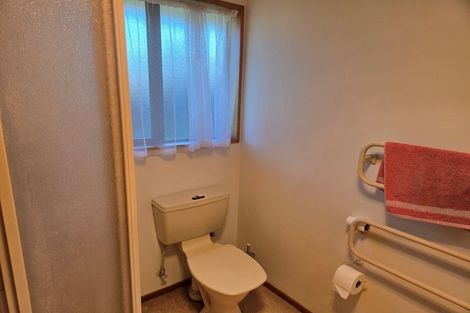 Photo of property in 4 Amdale Avenue, Broomfield, Christchurch, 8042