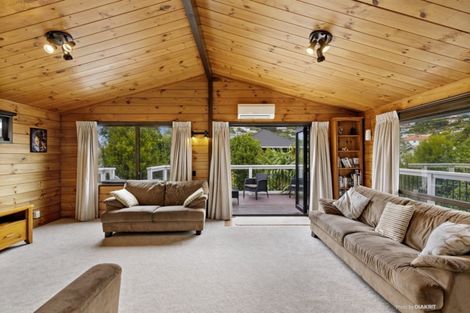 Photo of property in 25 Severn Street, Island Bay, Wellington, 6023