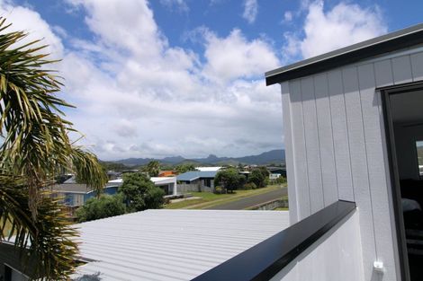Photo of property in 137 The Fairway, Matarangi, Whitianga, 3592