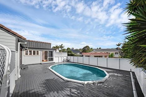 Photo of property in 59 West Harbour Drive, West Harbour, Auckland, 0618