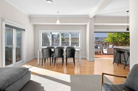 Photo of property in 15 Fairfield Road, Fairfield, Hamilton, 3214