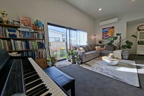 Photo of property in 15a Burden Avenue, Wainuiomata, Lower Hutt, 5014