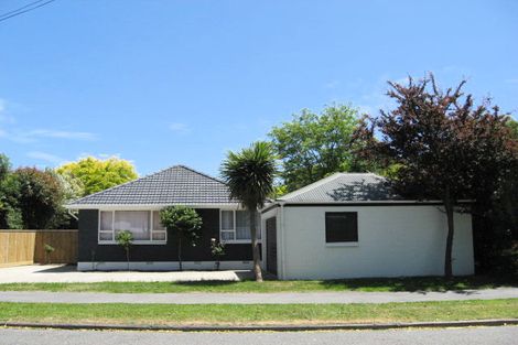 Photo of property in 9 Pinehurst Crescent, Russley, Christchurch, 8042
