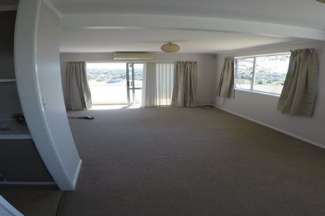 Photo of property in 1/10 Holt Avenue, Torbay, Auckland, 0630