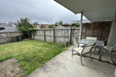 Photo of property in 1/242 Great North Road, Henderson, Auckland, 0612