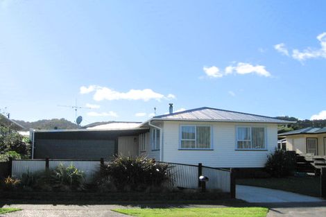 Photo of property in 8 Karamea Grove, Wainuiomata, Lower Hutt, 5014
