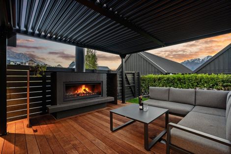 Photo of property in 28 Mcadam Drive, Jacks Point, Queenstown, 9371