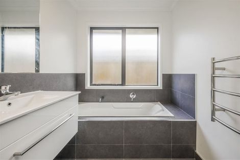 Photo of property in 5 Matawai Puna Drive, Pukekohe, 2120