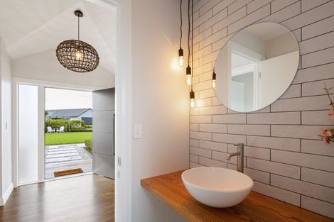 Photo of property in 25 Alan Livingston Drive, Cambridge, 3434