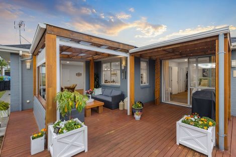 Photo of property in 21 Flavell Drive, Orewa, 0931