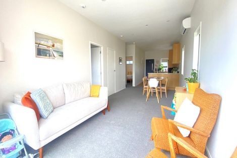 Photo of property in 15 Whakarato Way, Takanini, 2112