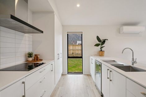 Photo of property in 45 Cheviot Street, Jacks Point, 9371