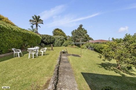 Photo of property in 24 School Road, Te Atatu South, Auckland, 0610