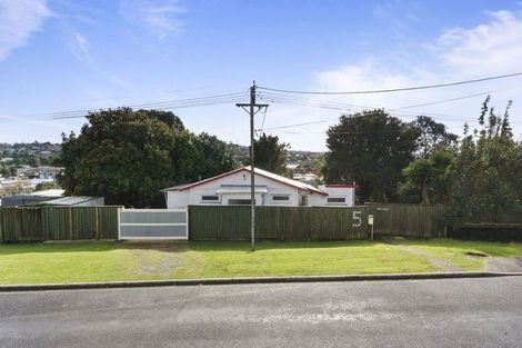 Photo of property in 5 Argyle Road, Browns Bay, Auckland, 0630