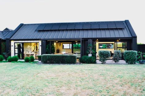 Photo of property in 16 Kaniera Terrace, Cambridge, 3434