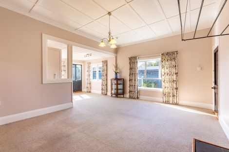 Photo of property in 27 Burns Street, Dannevirke, 4930