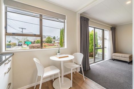 Photo of property in 48f2- Kowhai Avenue, Ebdentown, Upper Hutt, 5018