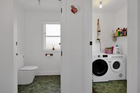 Photo of property in 76 Turuturu Road, Hawera, 4674