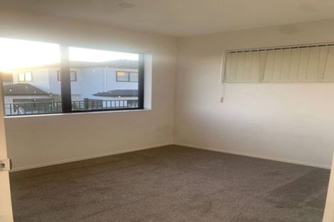 Photo of property in 1 Nola Dawn Avenue, Papakura, 2110
