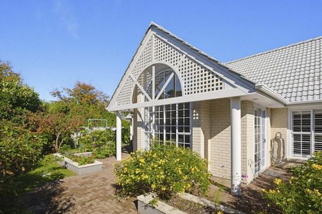 Photo of property in 1 Maple Lane, Waikanae, 5036
