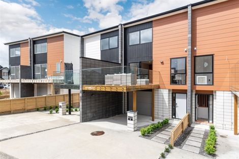 Photo of property in 6 Meritage Lane, Te Atatu South, Auckland, 0610