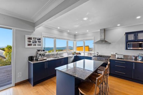 Photo of property in 99 Aberdeen Road, Castor Bay, Auckland, 0620