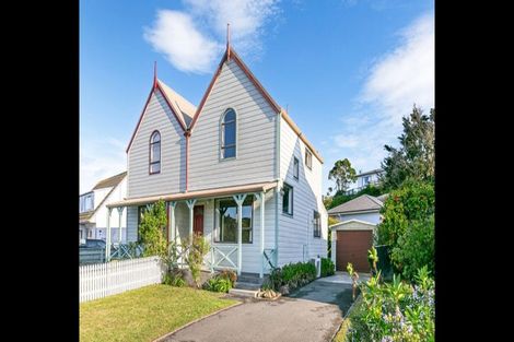 Photo of property in 7b Ladbrooke Drive, Newlands, Wellington, 6037
