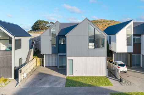 Photo of property in 15 Lemonwood Way, Woodridge, Wellington, 6037
