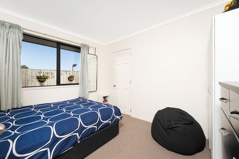 Photo of property in 42 San Marino Drive West, Henderson, Auckland, 0612