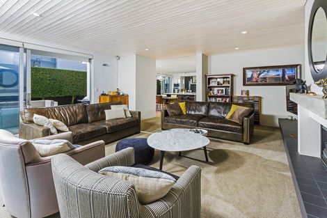 Photo of property in 19 Muritai Road, Milford, Auckland, 0620